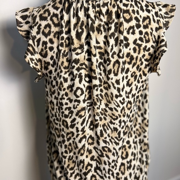 J. Crew animal
Print blouse with tiny ruffle sleeves size small - Picture 3 of 6